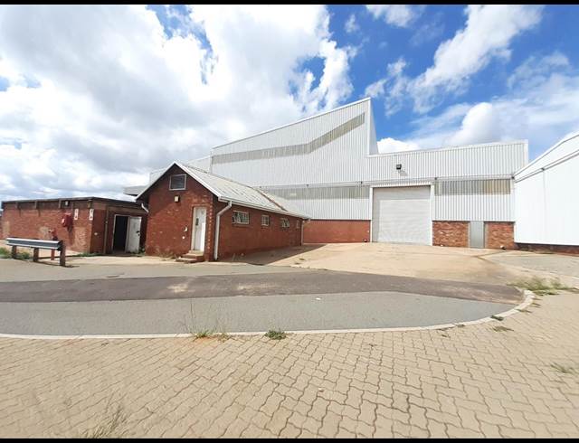 54,000M² WAREHOUSE TO LET IN ROSSLYN