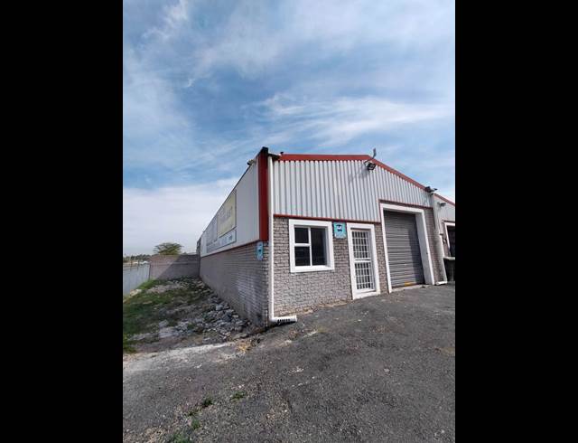 157M² FACTORY RENTED IN OKAVANGO PARK