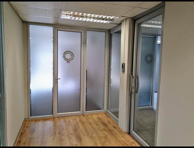 138M² OFFICE TO LET IN TYGER VALLEY