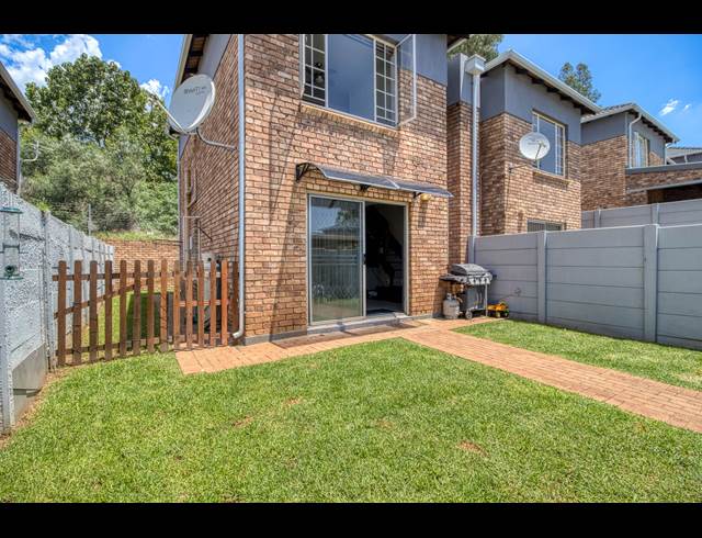 2 BEDROOM DUPLEX RENTED IN NORTH RIDING