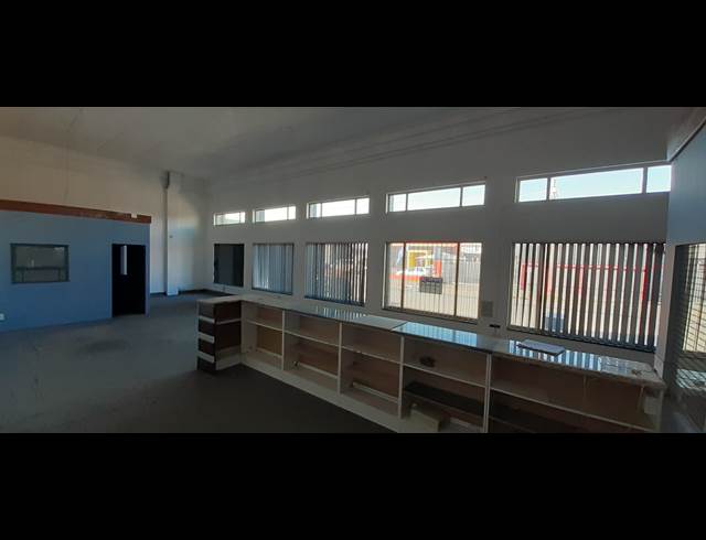277M² SHOWROOM RENTED IN ARCADIA