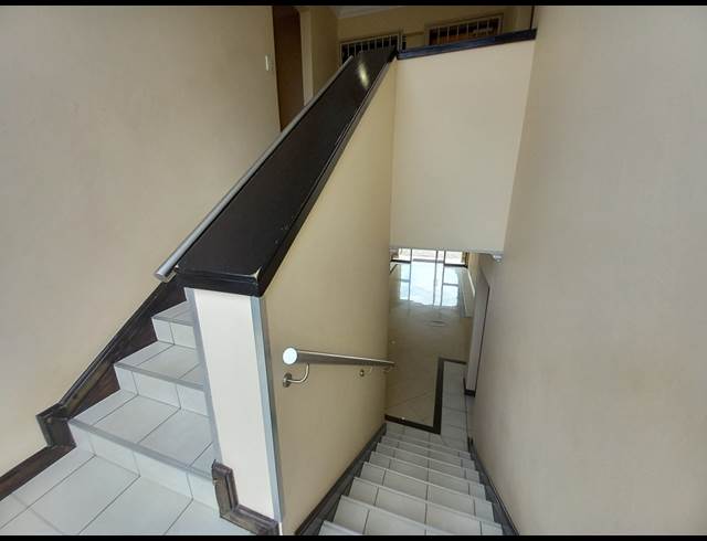 245M² OFFICE TO LET IN BRYANSTON