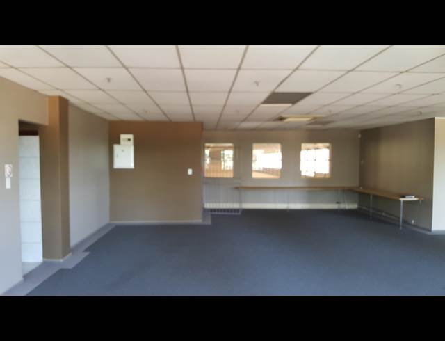 5,000M² WAREHOUSE TO LET IN POMONA