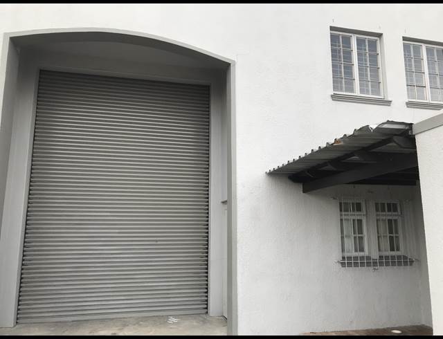 204M² WAREHOUSE RENTED IN AIRPORT INDUSTRIA
