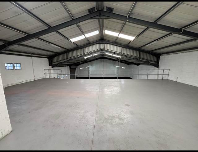 420M² WAREHOUSE TO LET IN EPPING INDUSTRIAL