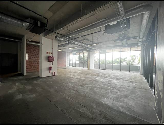327M² OFFICE TO LET IN WOODSTOCK