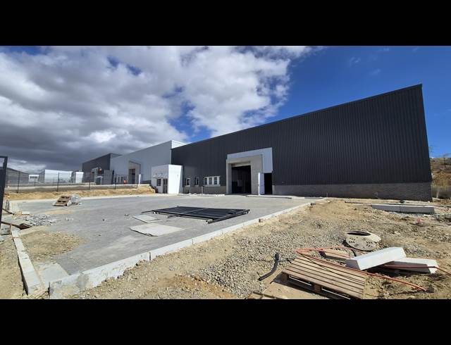 976.60M² WAREHOUSE TO LET IN ATLANTIC HILLS
