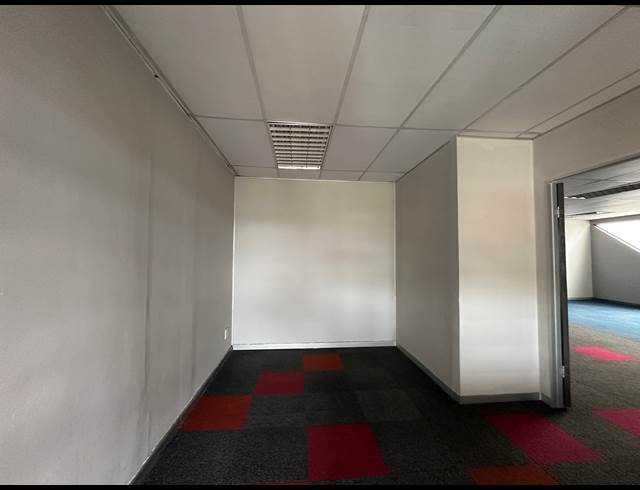 132.30M² OFFICE TO LET IN HIGHVELD BUSINESS PARK