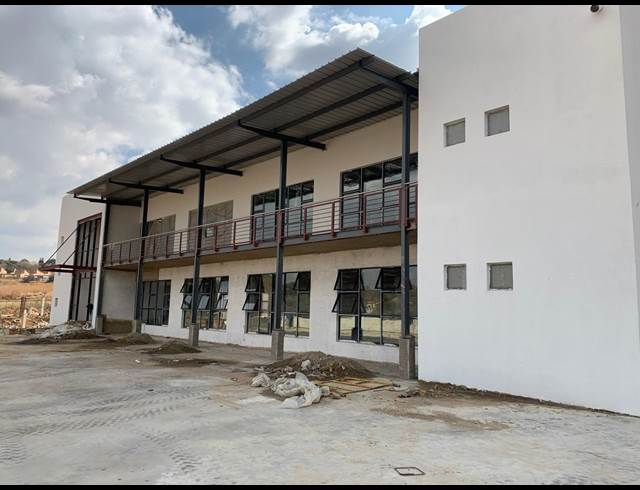 7,587M² WAREHOUSE TO LET IN NORTH RIDING