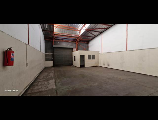 500M² WAREHOUSE TO LET IN CITY & SUBURBAN