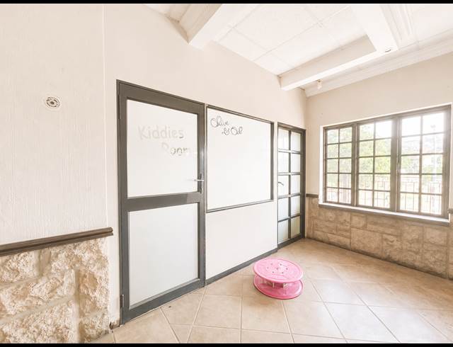516M² CO-WORKING SPACE TO LET IN BEREA WEST