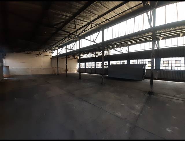 520M² MINI FACTORY TO LET IN FACTORIA