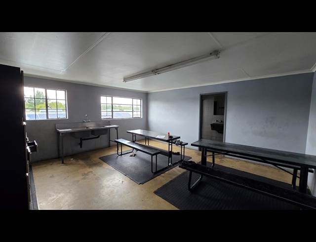 800M² WAREHOUSE TO LET IN EASTLEIGH