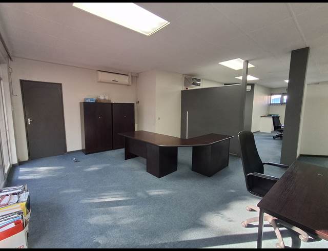 105M² OFFICE TO LET IN VINCENT