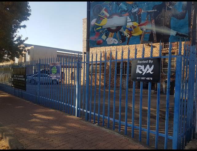 57M² BUILDING TO LET IN BOOYSENS RESERVE