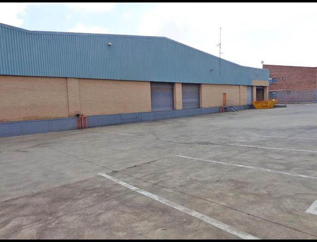 3,760M² WAREHOUSE TO LET IN JET PARK
