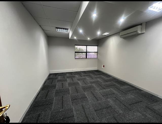 20M² SERVICED OFFICE TO LET IN ROSEBANK