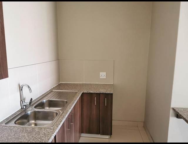 1 BEDROOM PROPERTY TO RENT IN DIE BULT