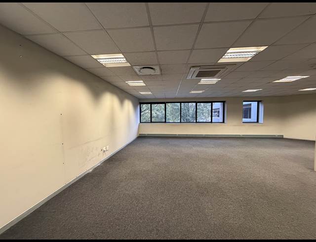 1,012M² BUILDING TO LET IN BEDFORDVIEW