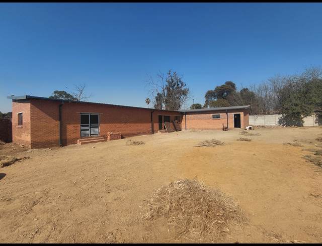 20,000M² INDUSTRIAL YARD TO LET IN POMONA