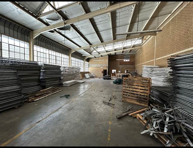 422M² WAREHOUSE TO LET IN KEW