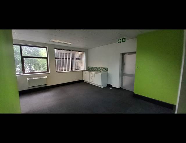 105M² OFFICE TO LET IN LONEHILL