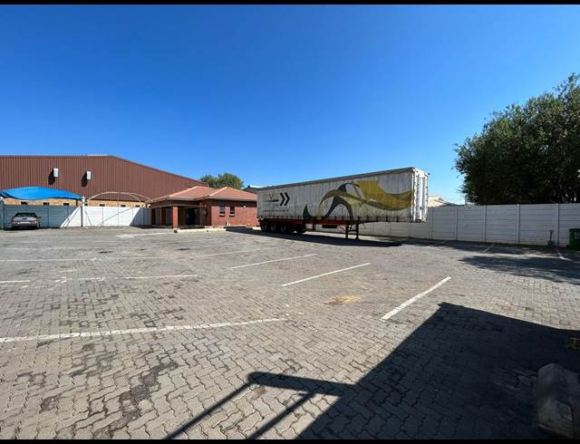 200M² WAREHOUSE TO LET IN SPARTAN