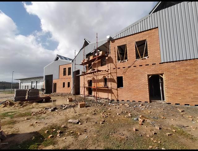 120M² FACTORY RENTED IN FISANTEKRAAL