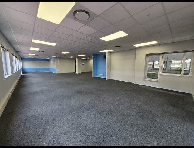 1,319M² OFFICE TO LET IN SANDTON CENTRAL