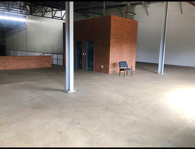 2,526M² WAREHOUSE TO LET IN POMONA