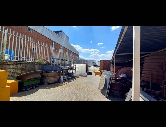 1,260M² WAREHOUSE RENTED IN MEADOWDALE