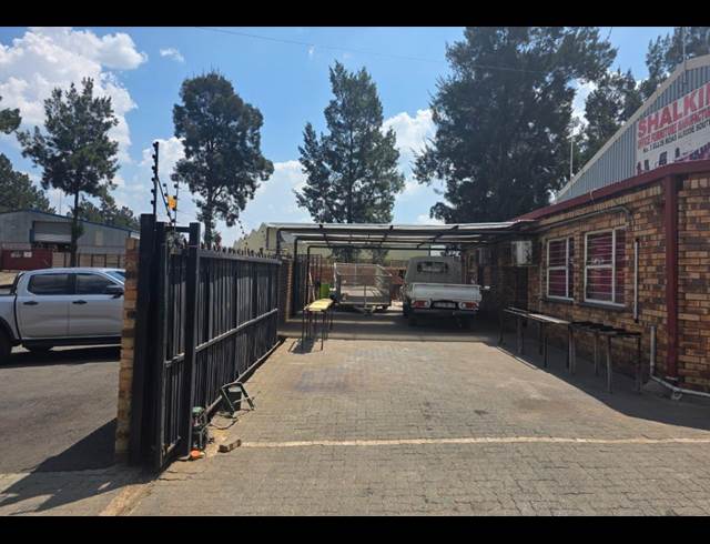650M² WAREHOUSE TO LET IN ALRODE SOUTH