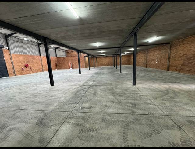 1,155M² WAREHOUSE TO LET IN ORMONDE