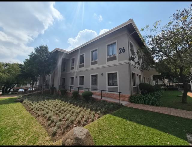424M² OFFICE TO LET IN VORNA VALLEY