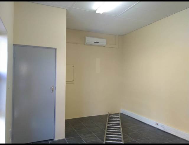96M² OFFICE TO LET IN PAROW EAST