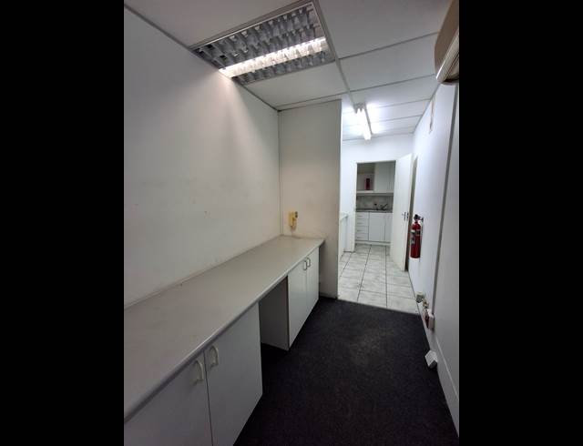 275M² BUSINESS TO LET IN VINCENT
