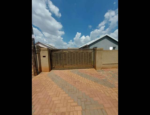 2 BEDROOM PROPERTY TO RENT IN PROTEA GLEN