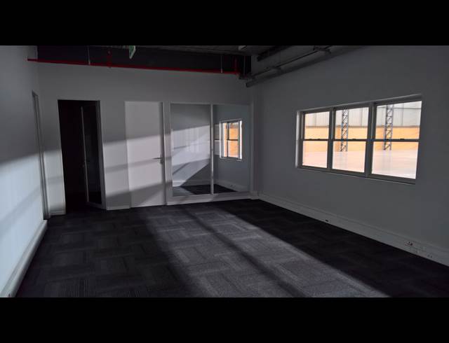 14,000M² WAREHOUSE TO LET IN GOSFORTH PARK