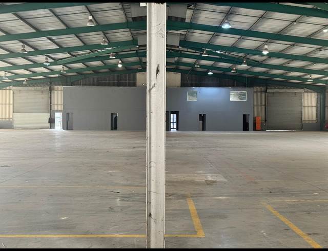 2,609.30M² WAREHOUSE TO LET IN MOUNT EDGECOMBE