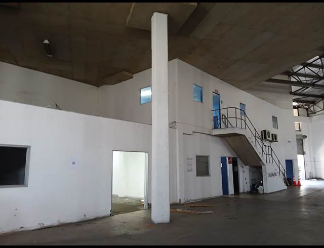 900M² WAREHOUSE TO LET IN RIVERHORSE VALLEY