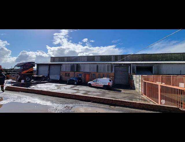 500M² WORKSHOP TO LET IN AIRPORT INDUSTRIA