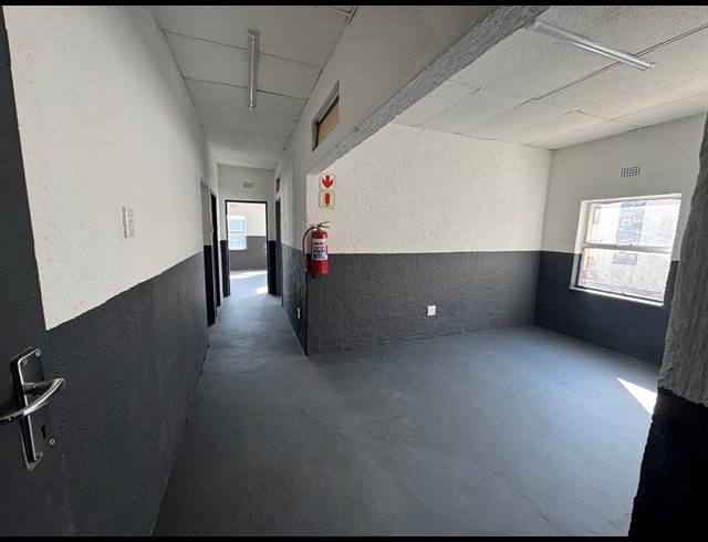 377M² WAREHOUSE TO LET IN WYNBERG