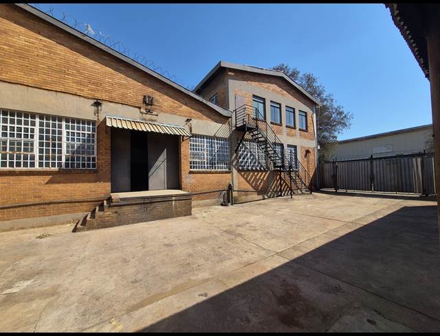 926M² WAREHOUSE TO LET IN BENROSE