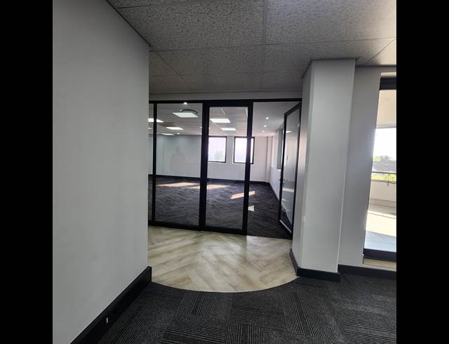 691M² OFFICE TO LET IN ROSEBANK