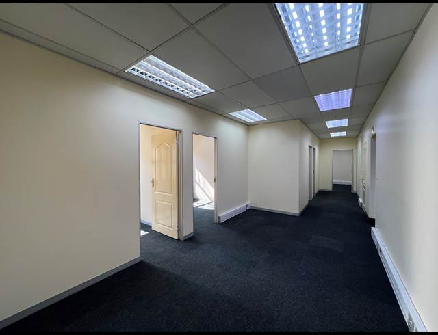 125M² OFFICE TO LET IN HIGHVELD