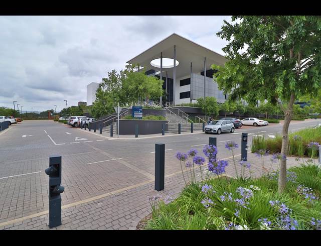 442M² OFFICE TO LET IN WATERFALL