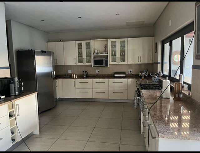 3 BEDROOM HOUSE TO LET IN PARKHURST