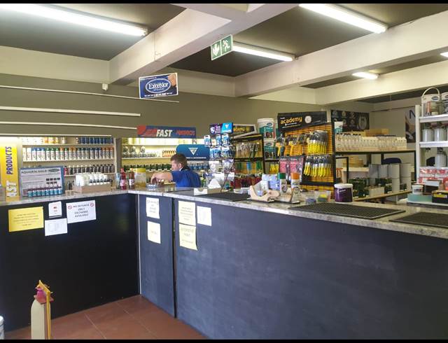 100M² RETAIL TO LET IN BREDELL