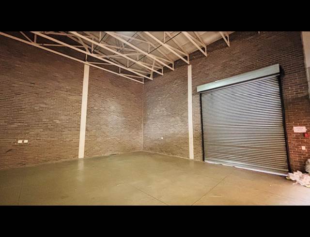 450M² WAREHOUSE TO LET IN STORMILL