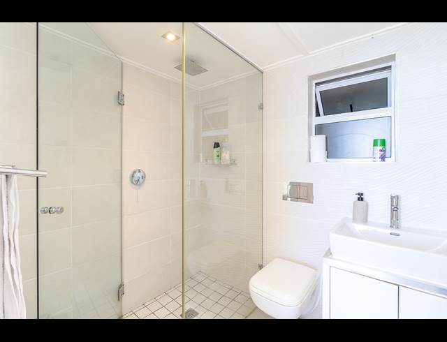 4 BEDROOM HOUSE TO LET IN CLIFTON